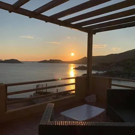 Titans Sea Cabin With Private Beach - Karpathos Island Ferienhaus *
